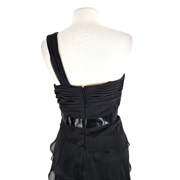 Adrianna Papell Flutter Chiffon Tiered Black One Shoulder Cocktail Dress - Picture 6 of 10